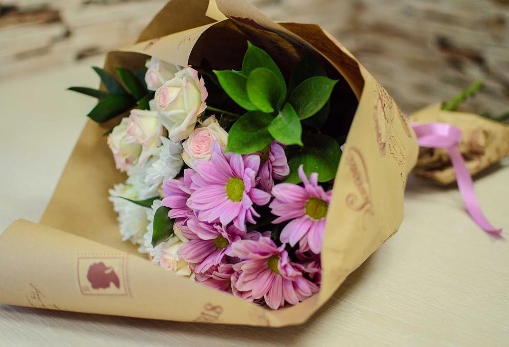 Букет цветов из: Розы и Хризантемы в Карате