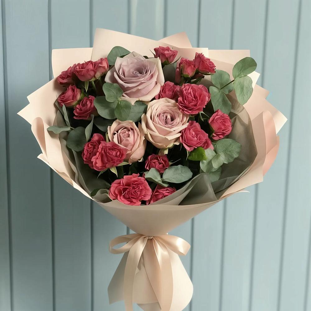 Букет цветов из: Гвоздики и Розы в Карате