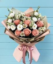 Букет цветов из:  Розы, Альстромерии и Лизиантусы в Карате