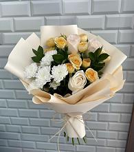 Букет цветов из:  Розы и Хризантемы в Карате