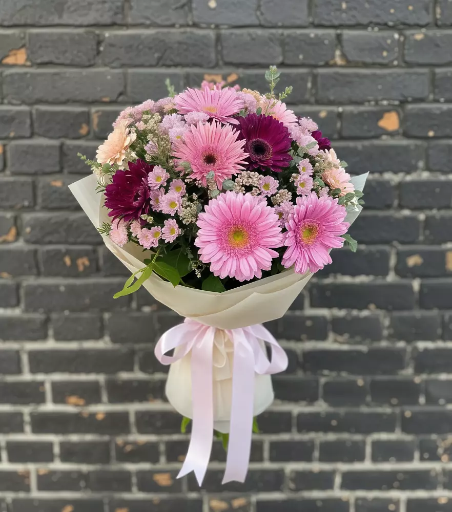 Букет цветов из: Герберы и Хризантемы в Карате