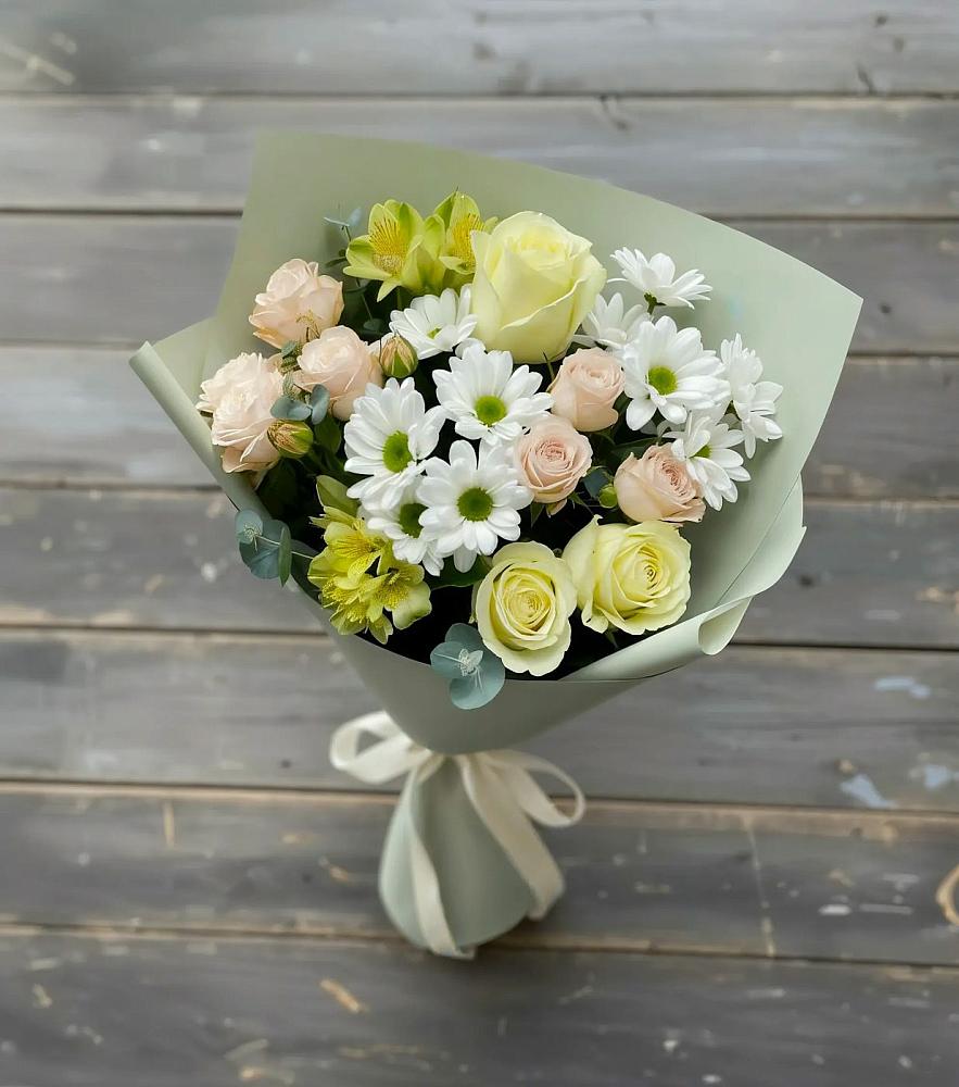 Букет цветов из: Альстромерии, Розы и Хризантемы в Карате