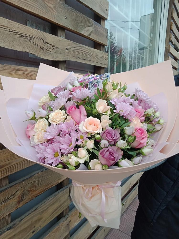 Букет цветов из: Розы и Хризантемы в Карате