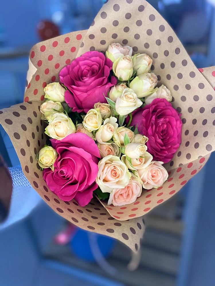 Букет цветов из: Розы в Карате