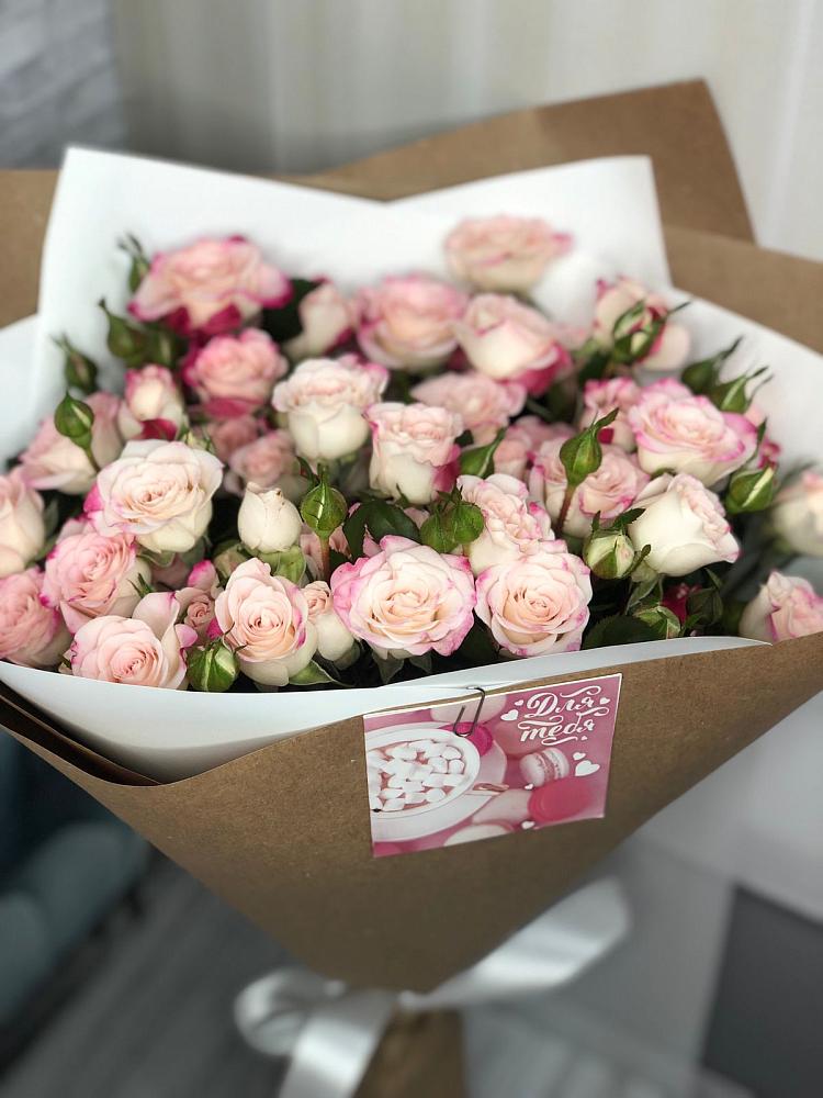 Букет цветов из: Розы в Карате