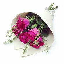 Букет цветов из:  Розы в Карате