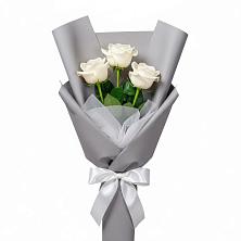 Букет 3 белые розы в Карате
