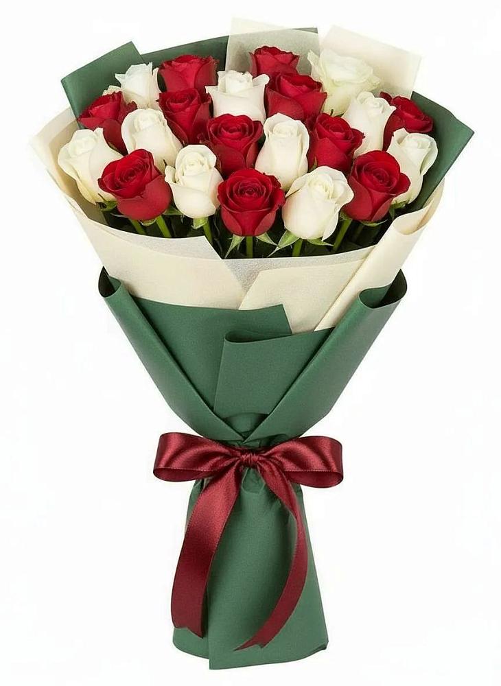 Букет Микс из красных и белых роз в Карате