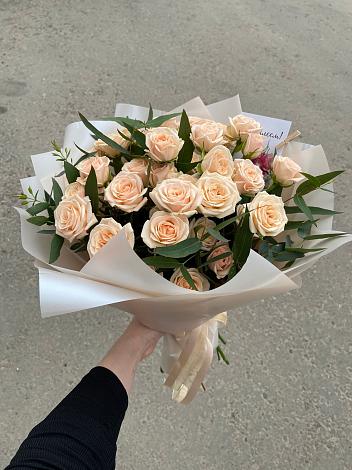 Букет Кремовые розы Латте в Карате