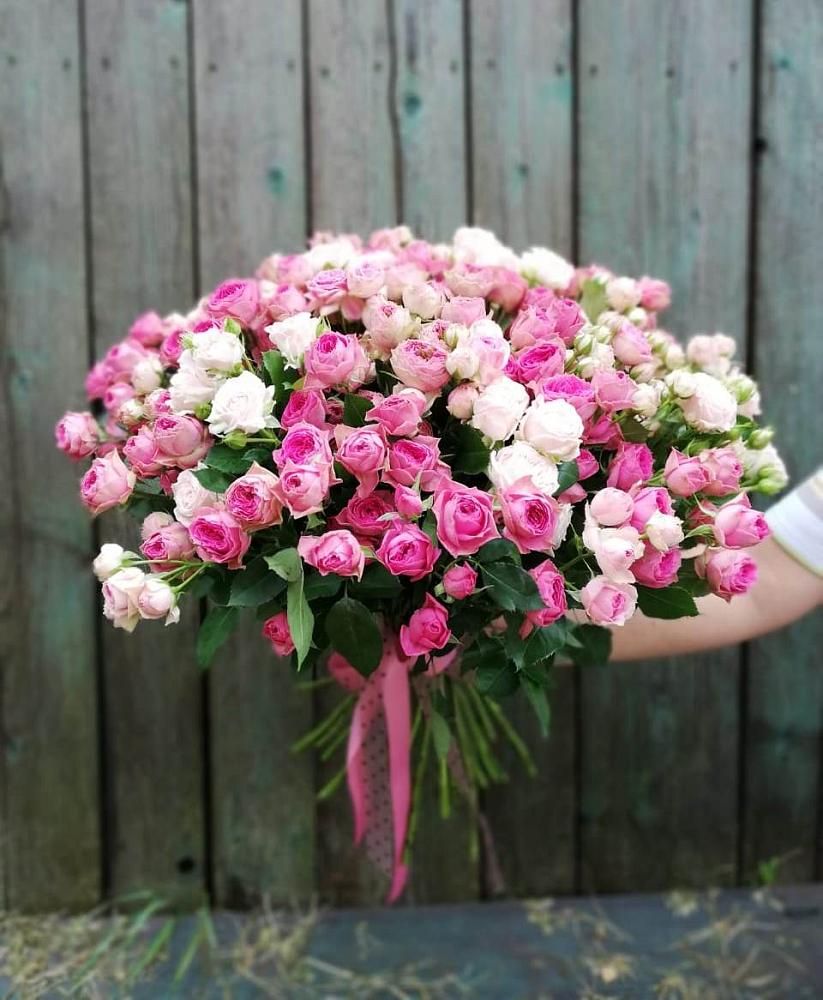 Букет Розовые кустовые розы Натали и Лав Лидия в Карате