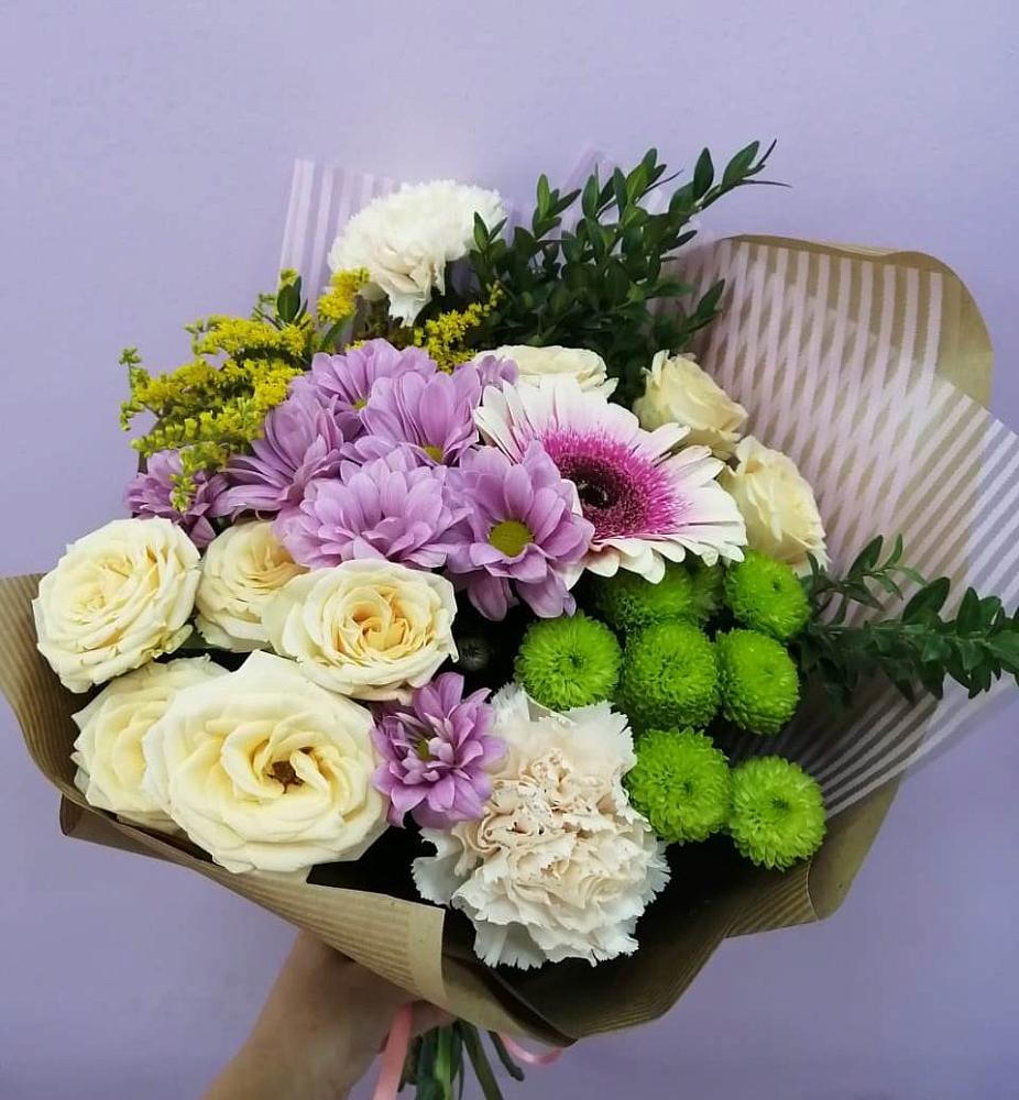 Букет цветов из: Хризантемы, Розы, Гвоздики и Герберы в Карате