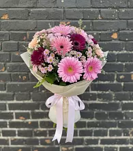 Букет цветов из:  Герберы и Хризантемы в Карате