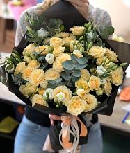 Букет цветов из:  Розы и Лизиантусы #REPLACE_PRED# Карате