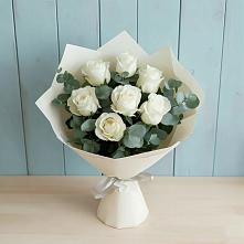 Букет Белые розы в Эвкалипте в Карате