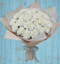 Букет цветов из:  Гвоздики в Карате