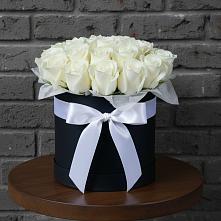 Цветочная композиция из Розы в шляпной коробке в Карате